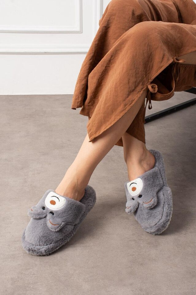 Kadın Panda Figürlü Sessiz Taban Peluş Ev Terliği YENİ GRİ - 38-39