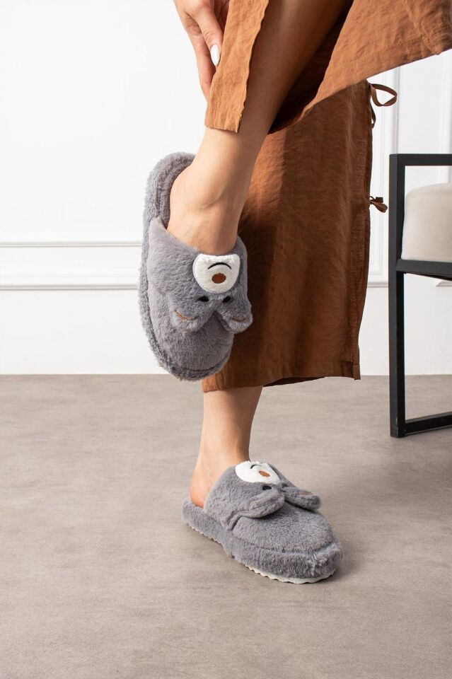 Kadın Panda Figürlü Sessiz Taban Peluş Ev Terliği YENİ GRİ - 38-39