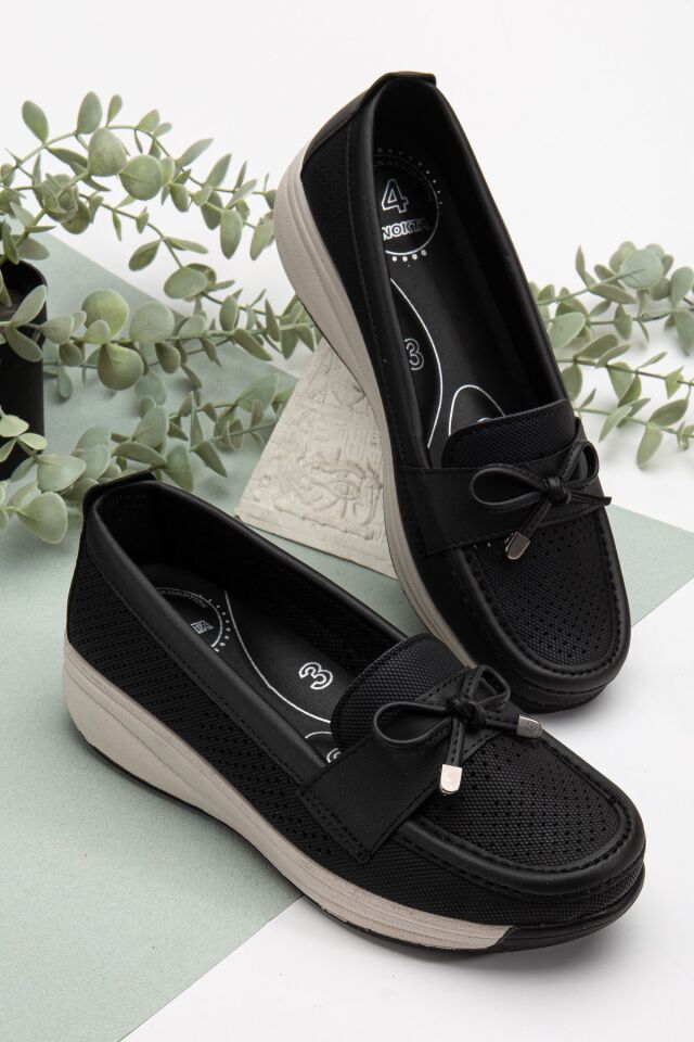 Kadın Delikli Kurdele Detaylı Ortopedik Terletmez Kaymaz Ayakkabı Babet SİYAH - 41