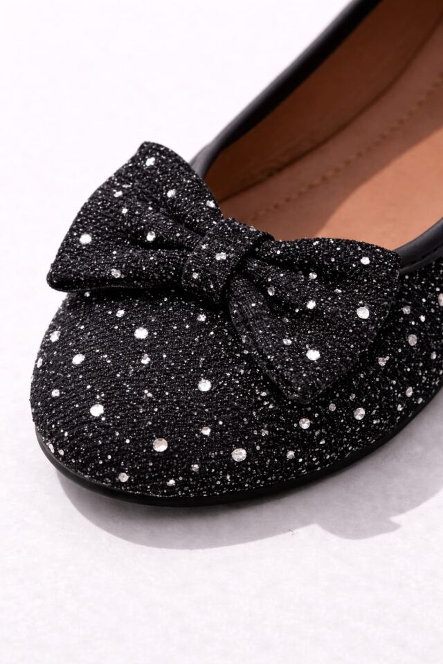 Kadın Simli Taşlı Fiyonklu Babet Ayakkabı – Rahat, Şık, Günlük Kullanım