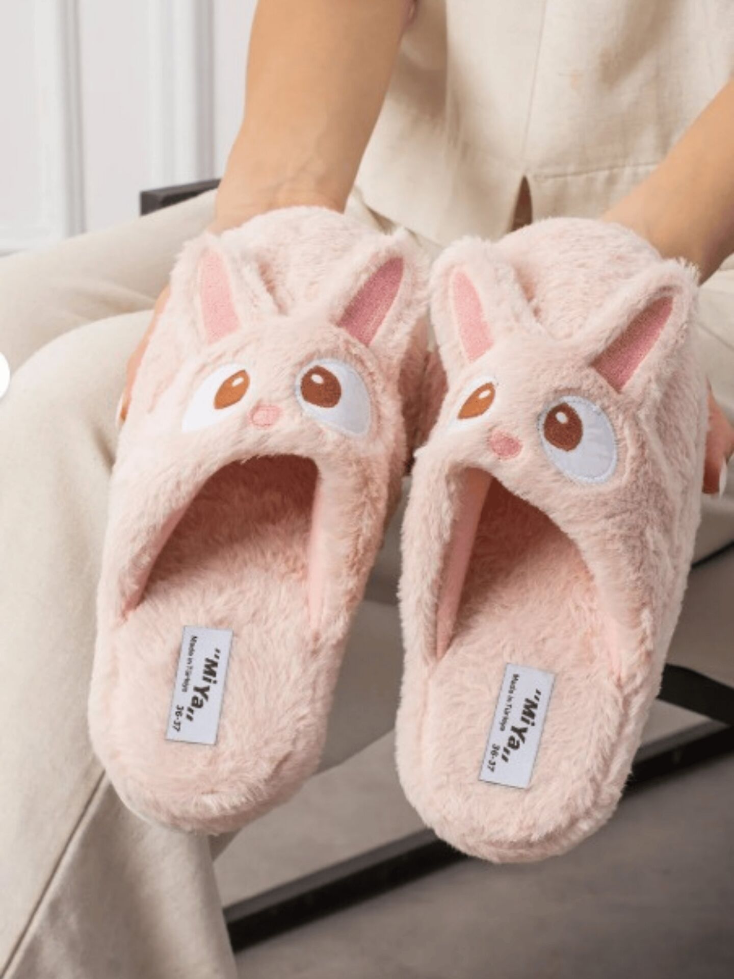 Kadın Tavşan Figürlü Sessiz Taban Peluş Ev Terliği YENİ PUDRA - 38-39