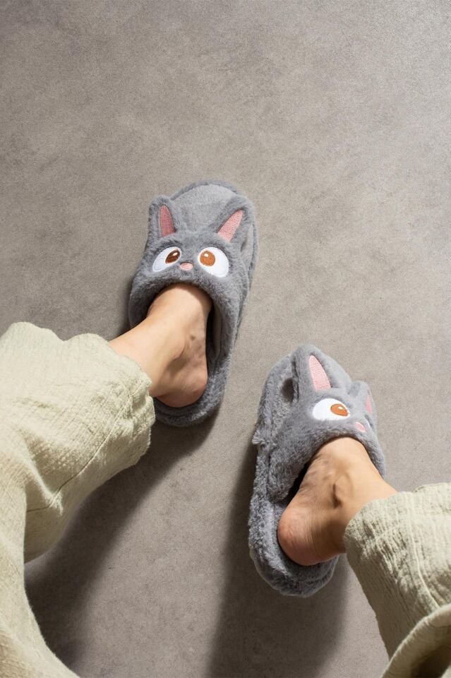 Kadın Tavşan Figürlü Sessiz Taban Peluş Ev Terliği Kadın Tavşan Figürlü Sessiz Taban Peluş Ev Terliği