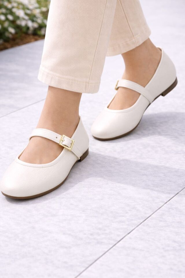 Tek Bantlı Gold Tokalı Lastikli Şık Kadın Babet Ayakkabı BEYAZ - 38