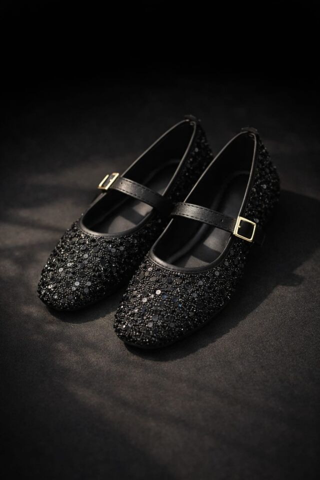 Pullu Simli Payetli Toka Detaylı Kadın Şık Günlük Babet SİYAH TOKALI - 40