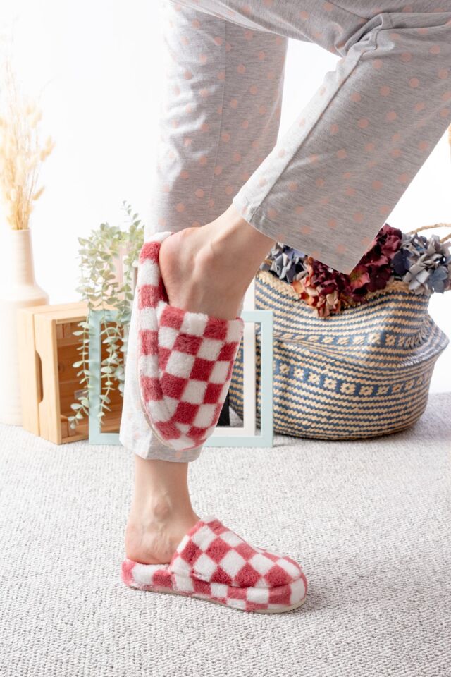 Sessiz Taban Kadın Terlik Kapalı Ev Terliği KARE FUŞYA - 40