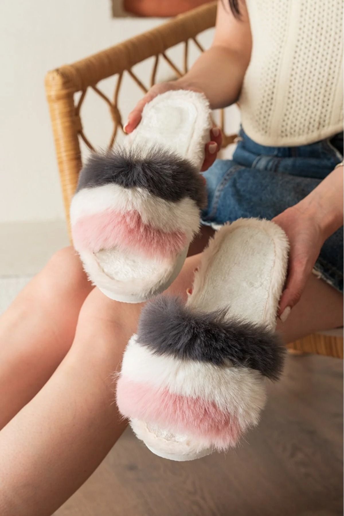 Kadın Peluş Ev Terliği Peluş Ev Terliği Yazlık-Mevsimlik ev terliği Tüylü terlik SPECİAL - 36