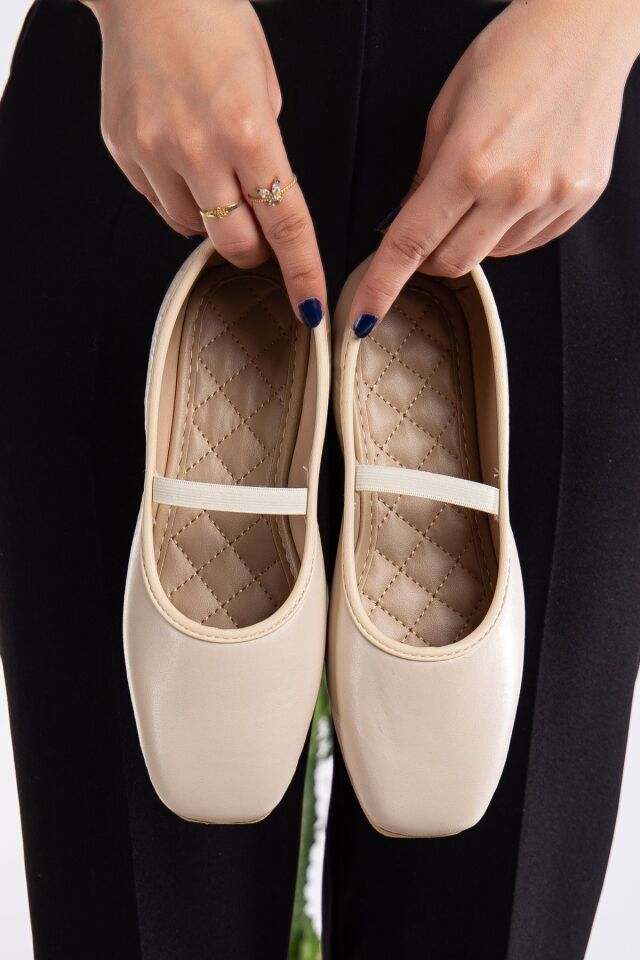 Kadın Günlük Küt Burun Lastikli  Babet Ayakkabı LASTİKLİ DERİ KREM - 36