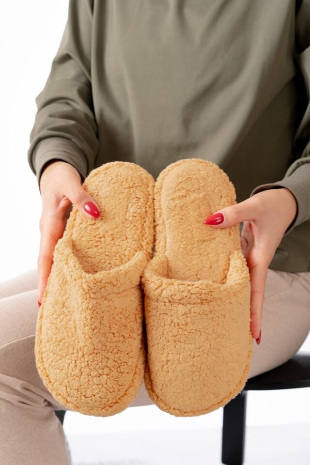 Kuzu Kumaş Yünlü Sessiz Taban Kadın Terlik Kapalı Ev Terliği Kuzu Kumaş Yünlü Sessiz Taban Kadın Terlik Kapalı Ev Terliği