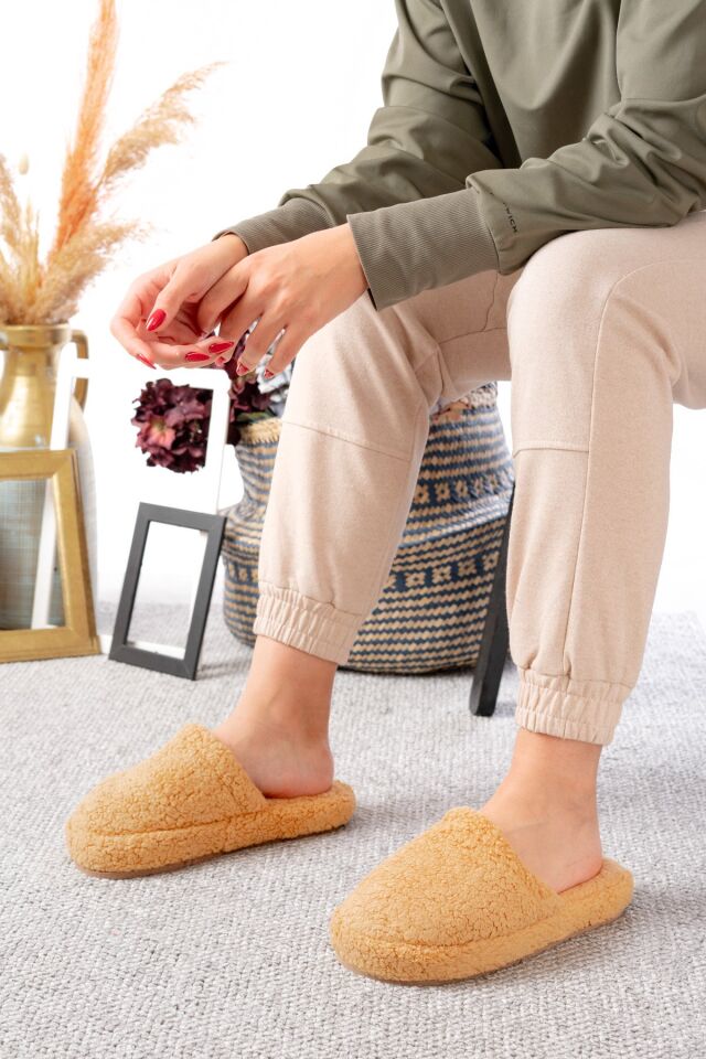 Kuzu Kumaş Yünlü Sessiz Taban Kadın Terlik Kapalı Ev Terliği TABA - 39