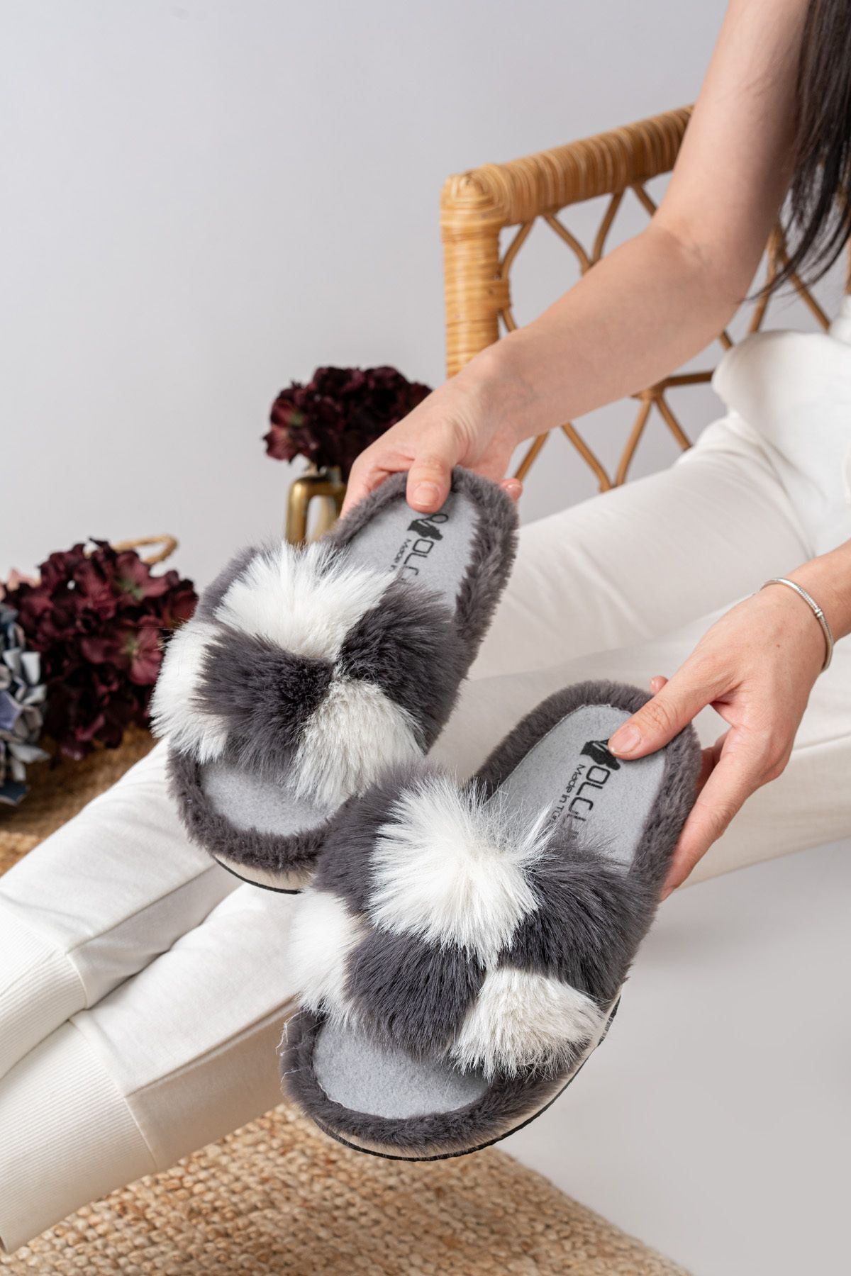 Kadın Peluş Ev Terliği Peluş Ev Terliği Yazlık-Mevsimlik ev terliği Tüylü terlik GRİ - 36