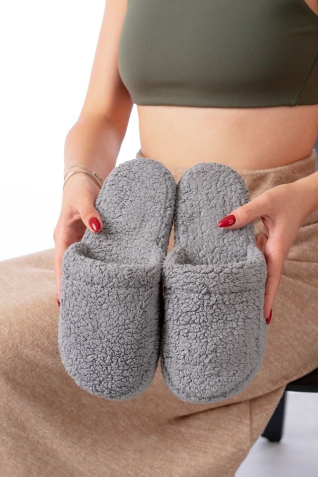 Kuzu Kumaş Yünlü Sessiz Taban Kadın Terlik Kapalı Ev Terliği Kuzu Kumaş Yünlü Sessiz Taban Kadın Terlik Kapalı Ev Terliği