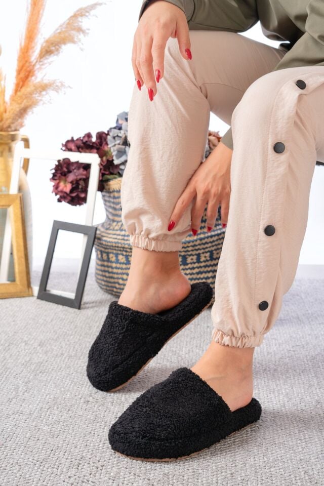 Kuzu Kumaş Yünlü Sessiz Taban Kadın Terlik Kapalı Ev Terliği SİYAH - 37