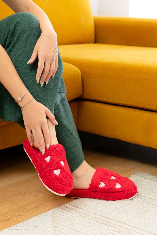 Kadın Peluş Kalpli  Ev Terliği  Peluş Ev Terliği Misafir Terliği Bohça Terliği KIRMIZI - 37