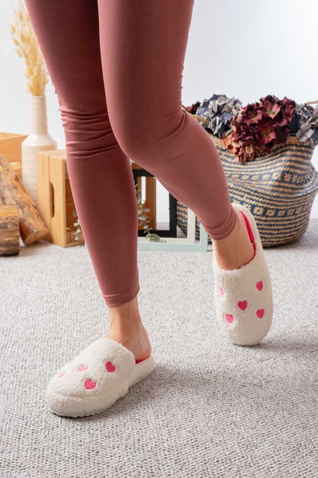 Kadın Peluş Kalpli  Ev Terliği  Peluş Ev Terliği Misafir Terliği Bohça Terliği BEYAZ-PEMBE - 38-39