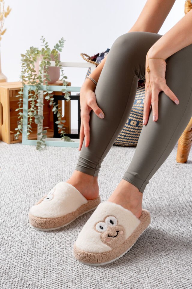 Kadın Kurbağa Figürlü Sessiz Taban Peluş Ev Terliği KREM-TABA - 40-41