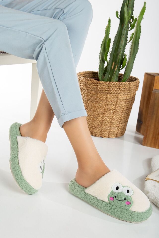 Kadın Kurbağa Figürlü Sessiz Taban Peluş Ev Terliği KREM-HAKİ - 38-39