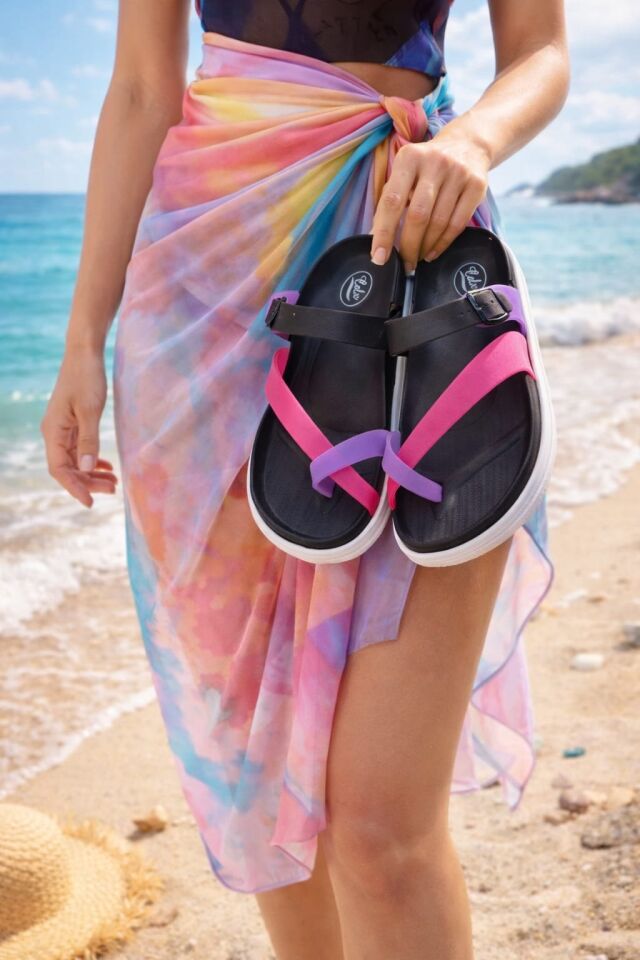 Kadın Rengarenk Kaydırmaz Taban Esnek ve Rahat Plaj Havuz Deniz Ev Bahçe Parmak Arası Terlik SİYAH - 38