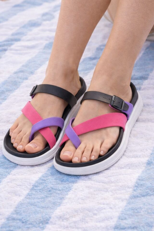 Kadın Rengarenk Kaydırmaz Taban Esnek ve Rahat Plaj Havuz Deniz Ev Bahçe Parmak Arası Terlik SİYAH - 40