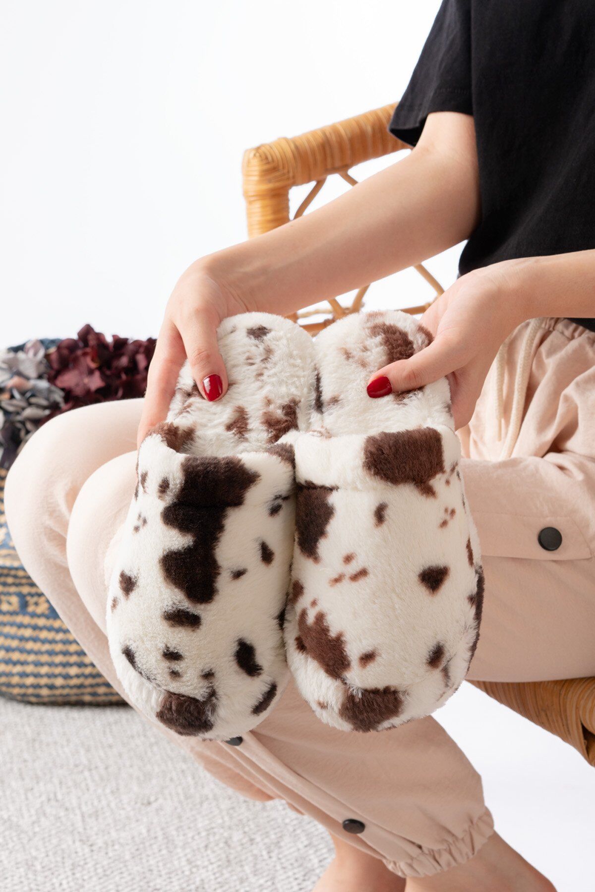 Sessiz Taban Kadın Günlük Çeyiz Terlik Kapalı Ev Terliği BEYAZ-TABA - 38