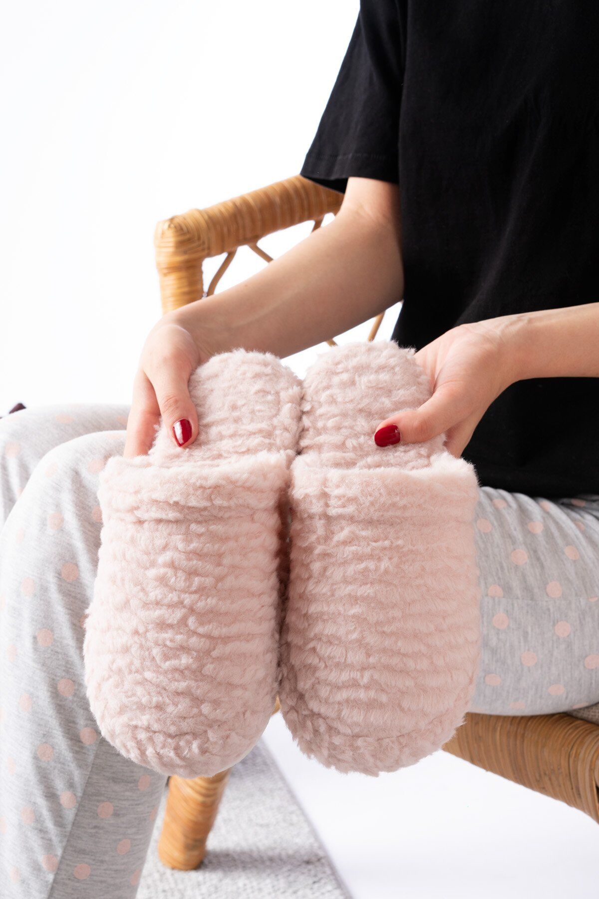 Sessiz Taban Kadın Günlük Çeyiz Terlik Kapalı Ev Terliği PUDRA - 37