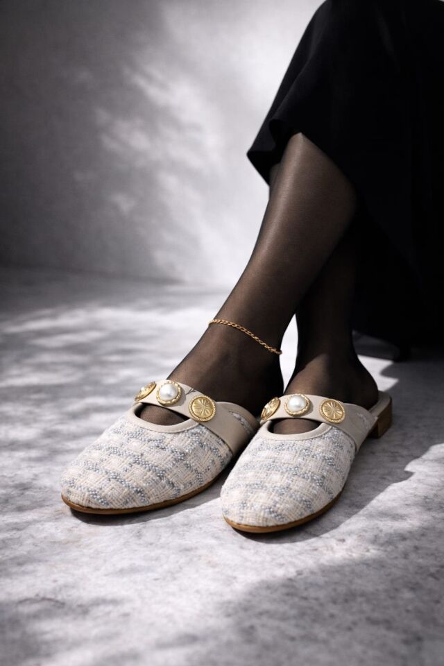 İnci ve Gold Tokalı Ekose Dokulu Şık Kadın Terlik Ev Terliği KREM-GRİ - 40