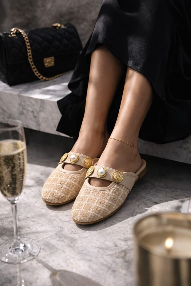 İnci ve Gold Tokalı Ekose Dokulu Şık Kadın Terlik Ev Terliği VİZON - 37