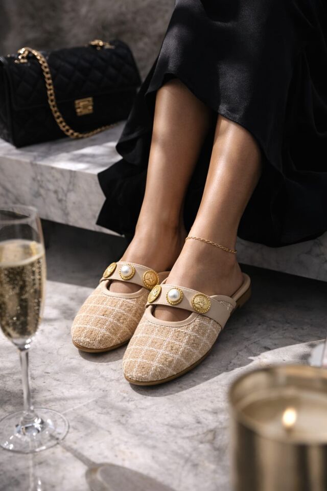 İnci ve Gold Tokalı Ekose Dokulu Şık Kadın Terlik Ev Terliği VİZON - 40