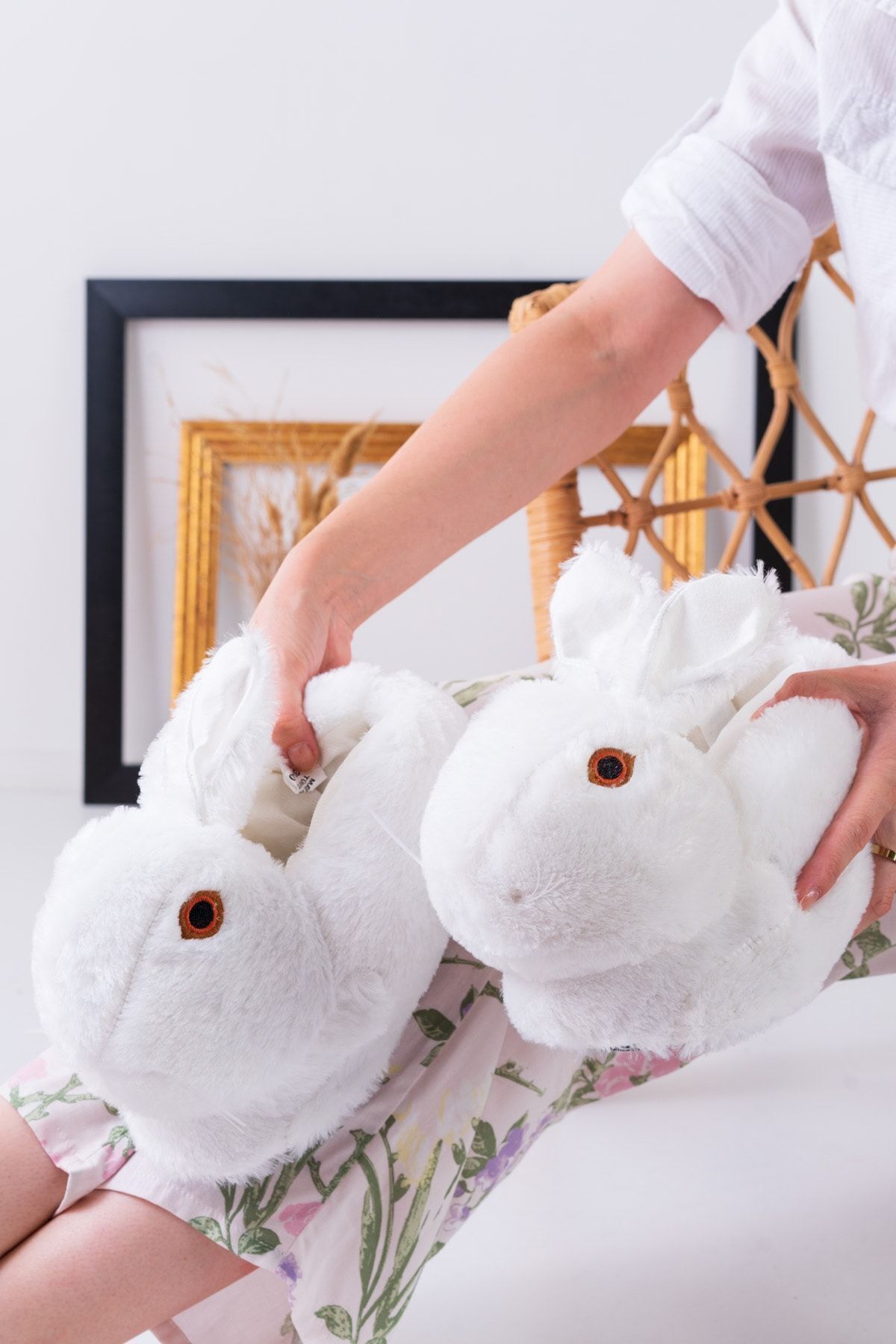 Tavşan Figürlü Gri Peluş Panduf Ev Pandufu Unisex BEYAZ - 38-40