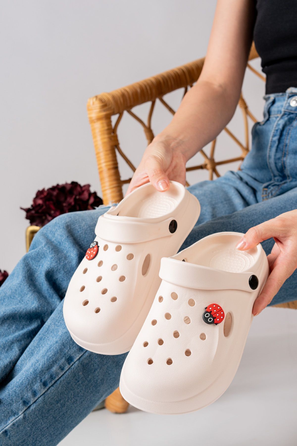 Kadın Eva Deniz Plaj Aşçı Doktor Hemşire Hastane Rahat Sandalet Terlik Uğur Böceği EKRU - 38