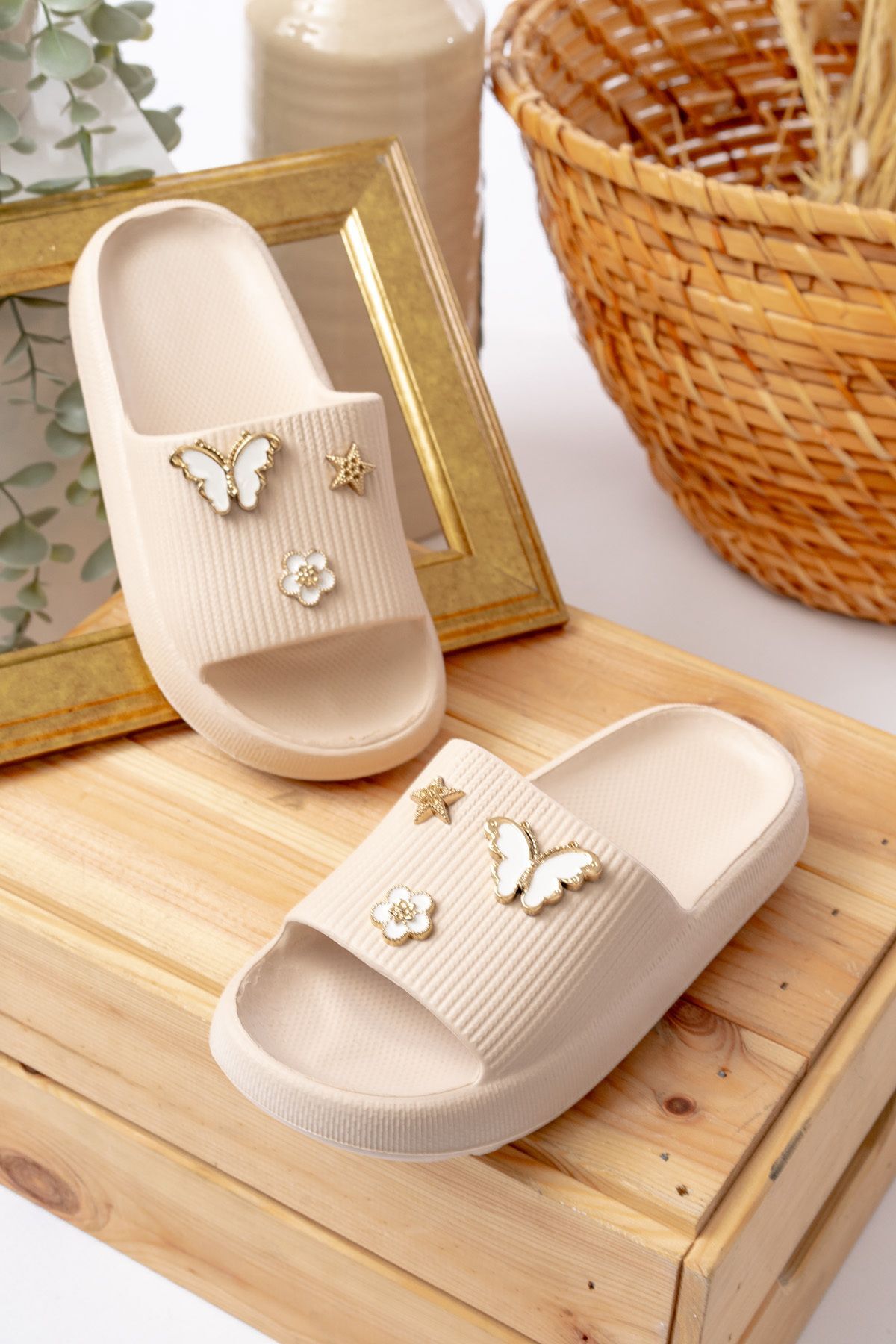 Kids Kız Çocuk Soelite Meyveli Platform Yumuşak Yazlık Deniz Havuz Bahçe Dışarı Terlik KREM TAŞLI - 26-27