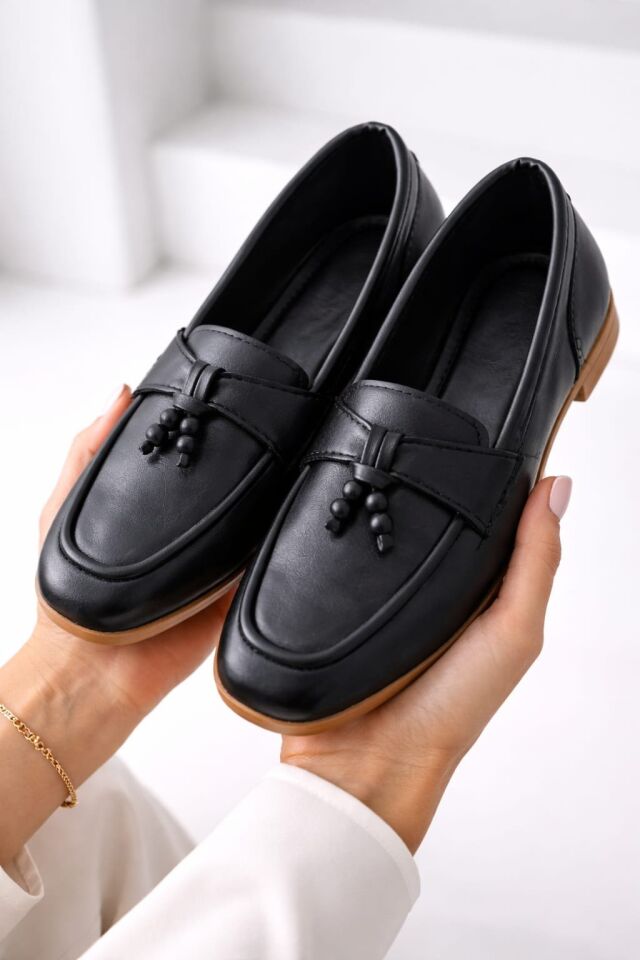 Kadın Püskül Detaylı Loafer Makosen Rahat Günlük Ayakkabı Babet SİYAH - 40