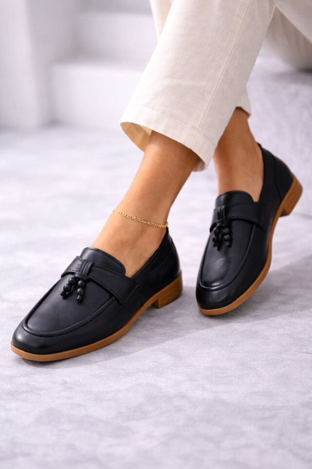 Kadın Püskül Detaylı Loafer Makosen Rahat Günlük Ayakkabı Babet SİYAH - 40