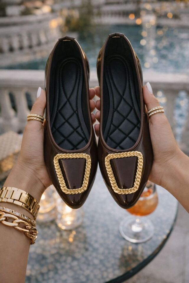 Kadın Gold Aksesuarlı Şık Parlak Günlük  Babet