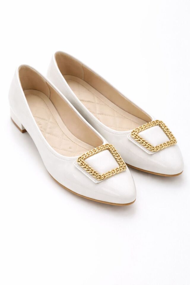 Kadın Gold Aksesuarlı Şık Parlak Günlük  Babet BEYAZ - 40