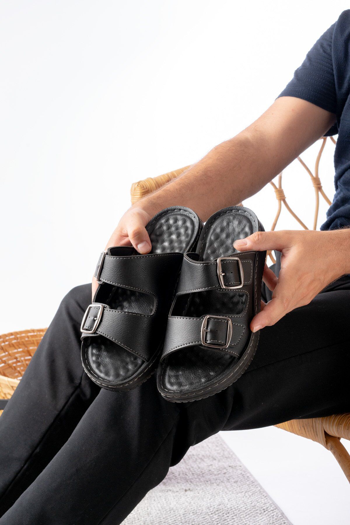 Günlük Rahat Anatomik Yumuşak Taban Şık Tokalı Erkek Dış Mekan Terlik SİYAH - 42