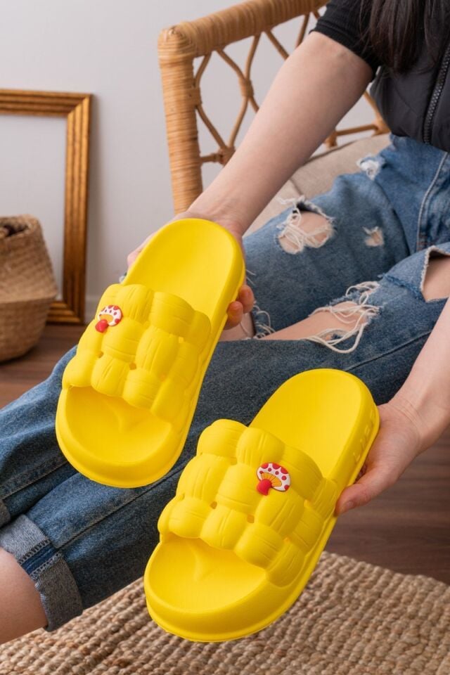 Kadın Lüks Hafif Ve Yüksek Taban Kaymaz Sticker Desenli Günlük Plaj Deniz Havuz Banyo Terliği jel SARI - 37
