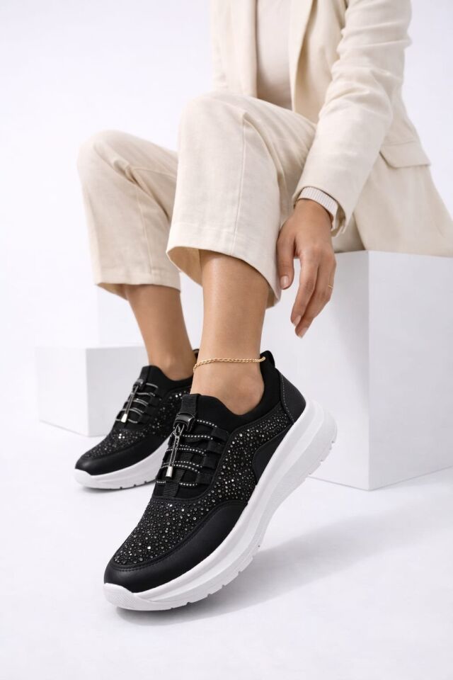 Kadın Taş İşlemeli Akıllı Bağcıklı Sneaker Kalın Taban Spor Ayakkabı SİYAH-BEYAZ - 39