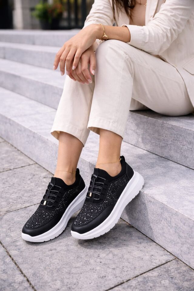 Kadın Taş İşlemeli Akıllı Bağcıklı Sneaker Kalın Taban Spor Ayakkabı SİYAH-BEYAZ - 39