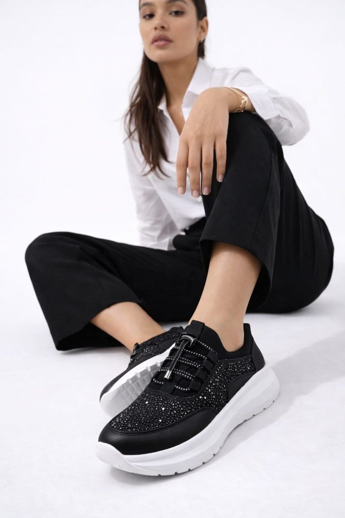 Kadın Taş İşlemeli Akıllı Bağcıklı Sneaker Kalın Taban Spor Ayakkabı SİYAH-BEYAZ - 40
