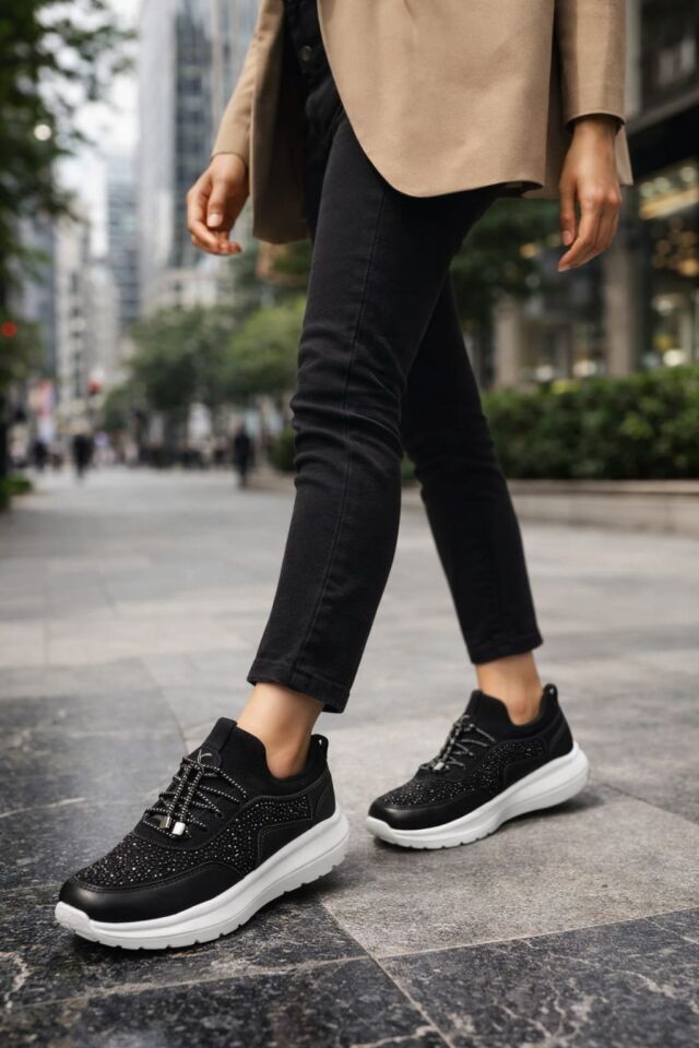 Kadın Taş İşlemeli Akıllı Bağcıklı Sneaker Kalın Taban Spor Ayakkabı SİYAH-BEYAZ - 40